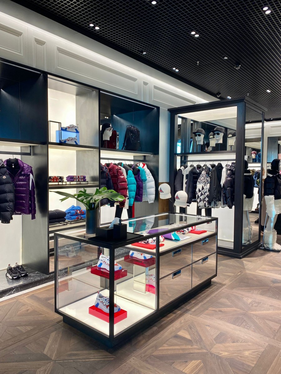 20partners-dutyfree PHOTO-2022-07-21-17-25-20-2 A true brand experience: Moncler opens new store at Frankfurt Airport Journal  travel retail luxury 