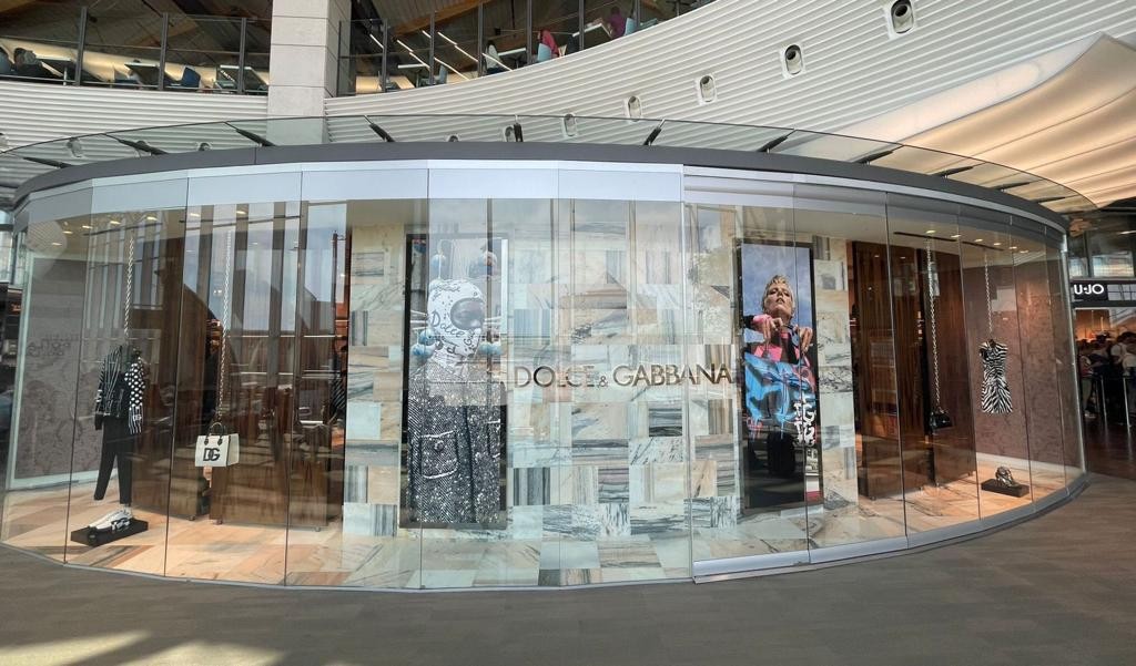 20partners-dutyfree PHOTO-2022-08-13-14-50-17-2 Dolce & Gabbana delivers a true travel retail luxury experience with new Venice Airport store Journal  travel retail luxury 