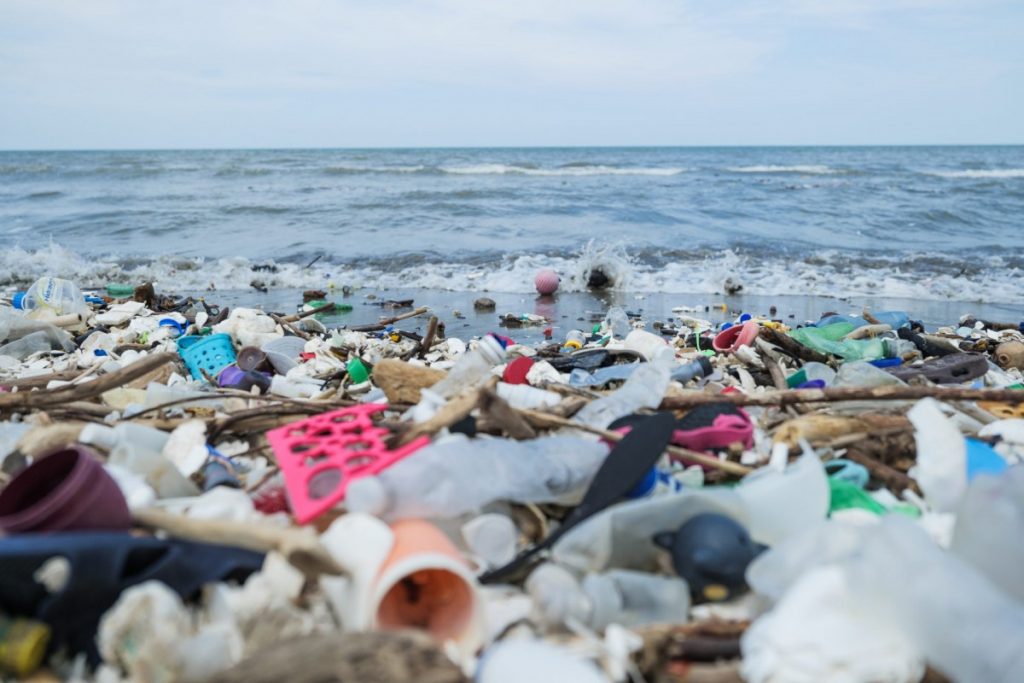 20partners-dutyfree 220604_The_Ocean_Cleanup_Honduras_Beach_Pollution-1920x1280-1-1024x683 Plastic Hunters Assemble: It is time to rid ourselves of the plastic plague Journal  